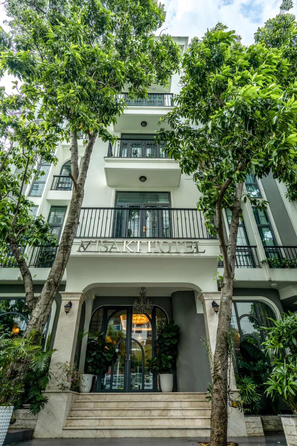 KHÁCH SẠN GẦN SÂN BAY NỔI BẬT TẠI TÂN BÌNH